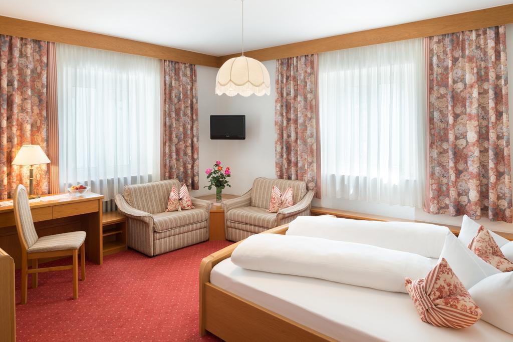 Hotel Zum Wolf Castelrotto Pokoj fotografie